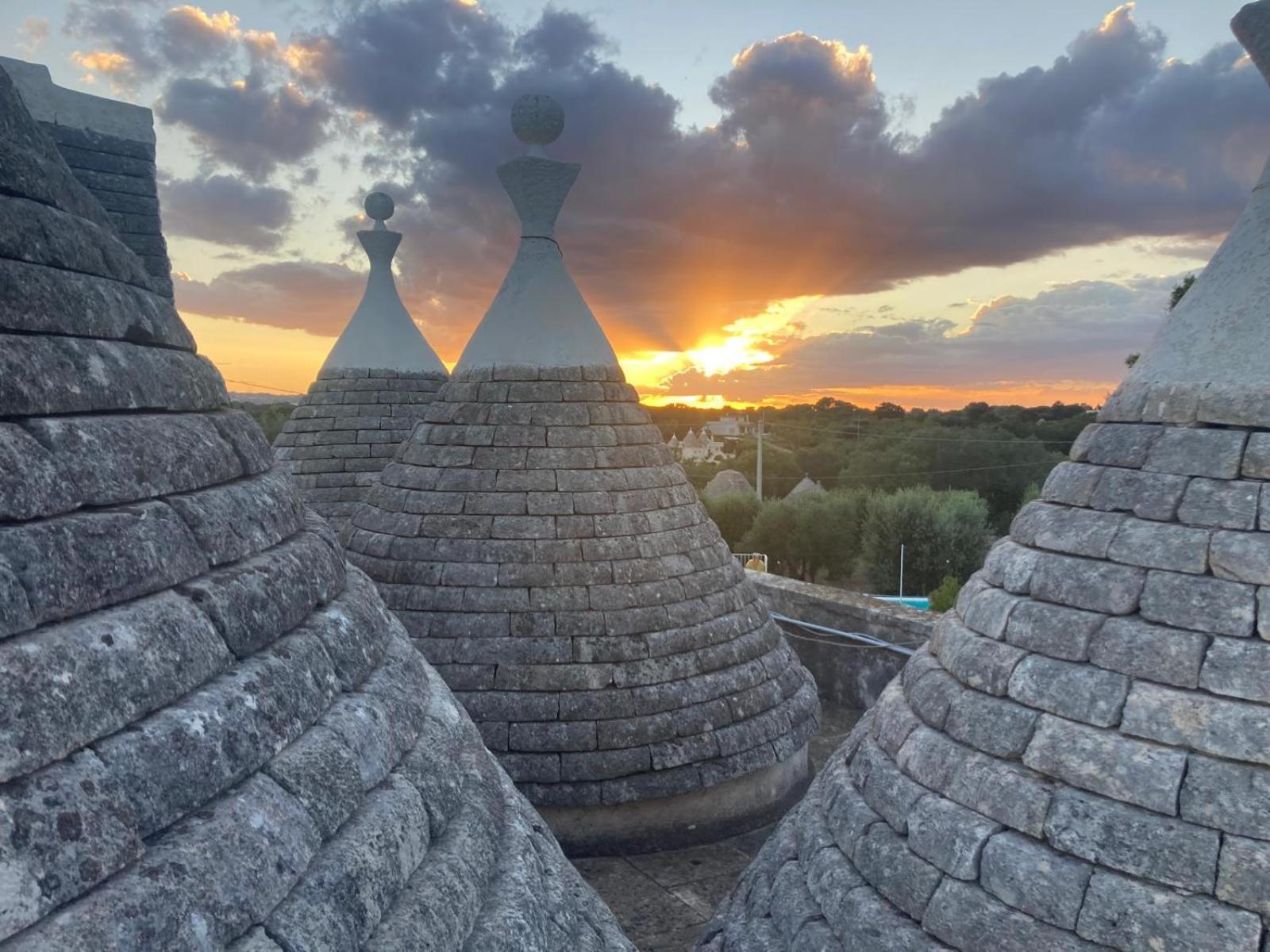 Trullo Degli Anelli In Masseria Cisternino Eksteriør billede
